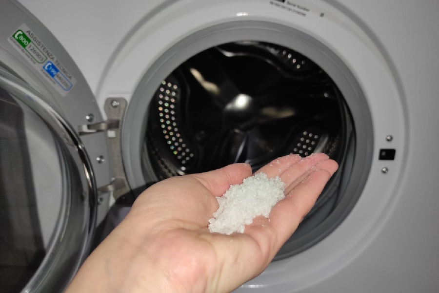  Sale grosso in lavatrice: ecco un trucco segreto delle nonne dai risultati sorprendenti
