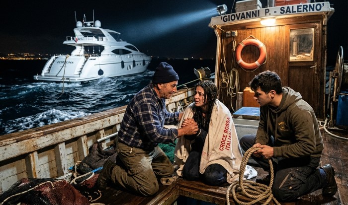 Giustizia in alto mare: La notte in cui il potere dei ricchi si scontrò con la verità